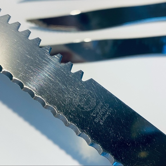 Sheffield Stainless Steel Bakelite 4 Steak Knives And 1 Bread Knife - Picture 8 of 14